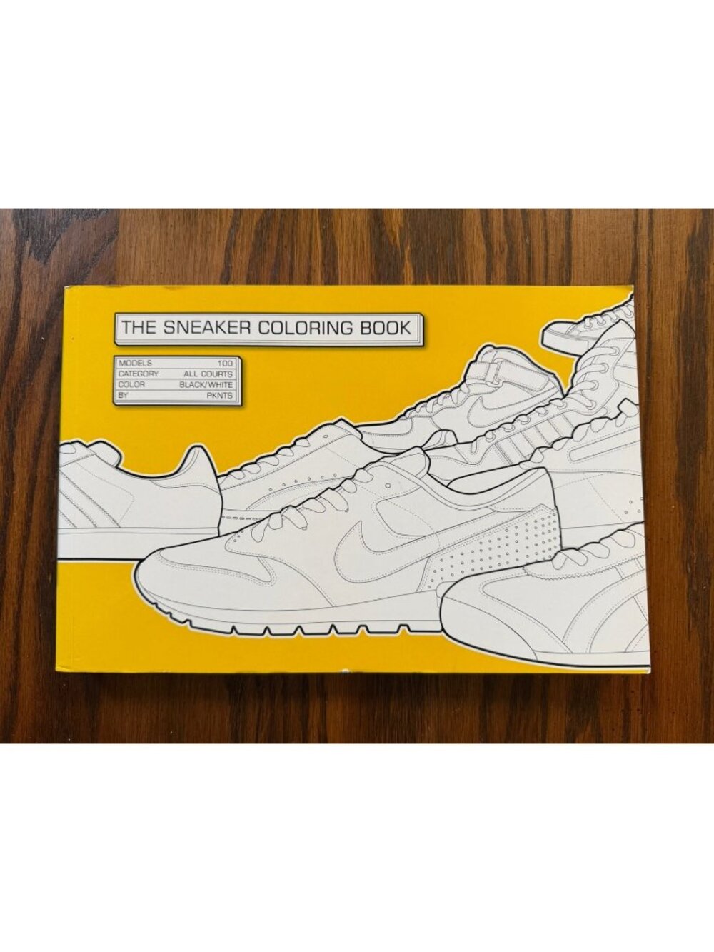 THE SNEAKER COLORING BOOK By Henrik Klingel & Daniel Jarosch
